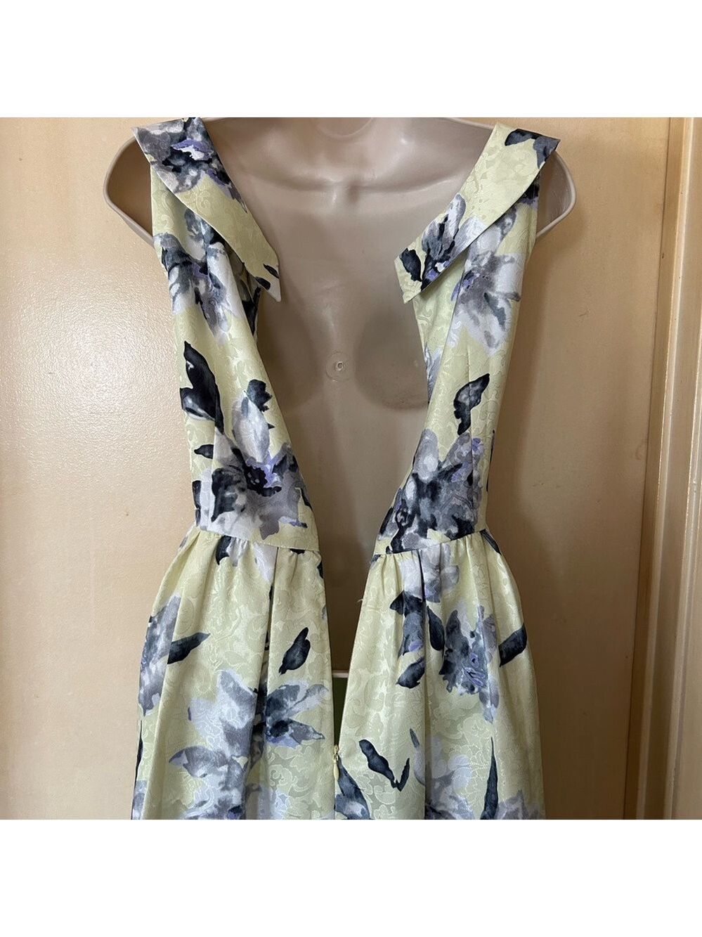 iena Retro Floral Mini Dress in Light Yellow and Gray size M - Picture 7 of 11